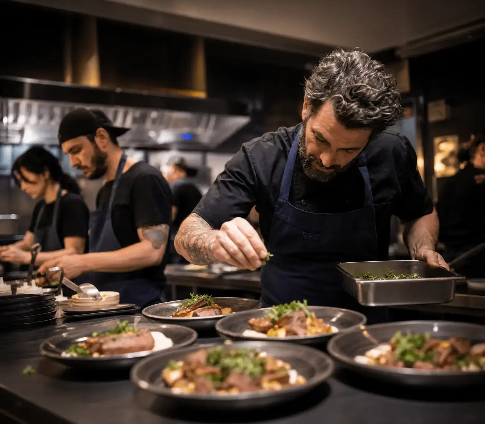 Firefly_gpt-image_Candid_photo_of_a_seasoned_restaurant_crew_working_smoothly_together_during_a_busy_di_411045_1